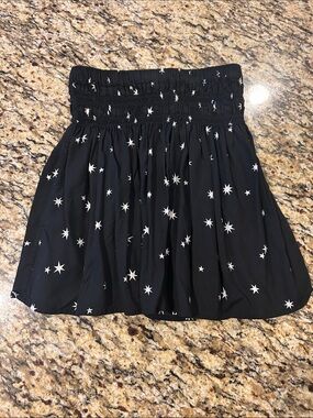Black Star Print Smocked Waist Mini Skirt
